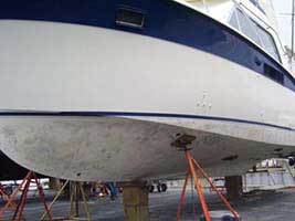 Fiber Boat Sandblasting